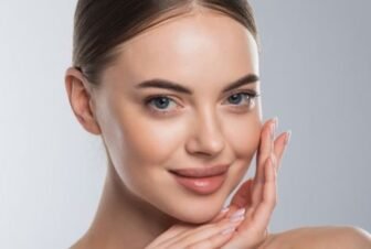 8 Incredible Benefits of Coconut Oil for Healthy Skin & Hair